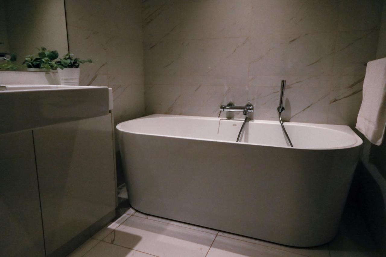 Brand New Water Front Luxury Cinnamon Suites Apartment In Heart Of Colombo City מראה חיצוני תמונה